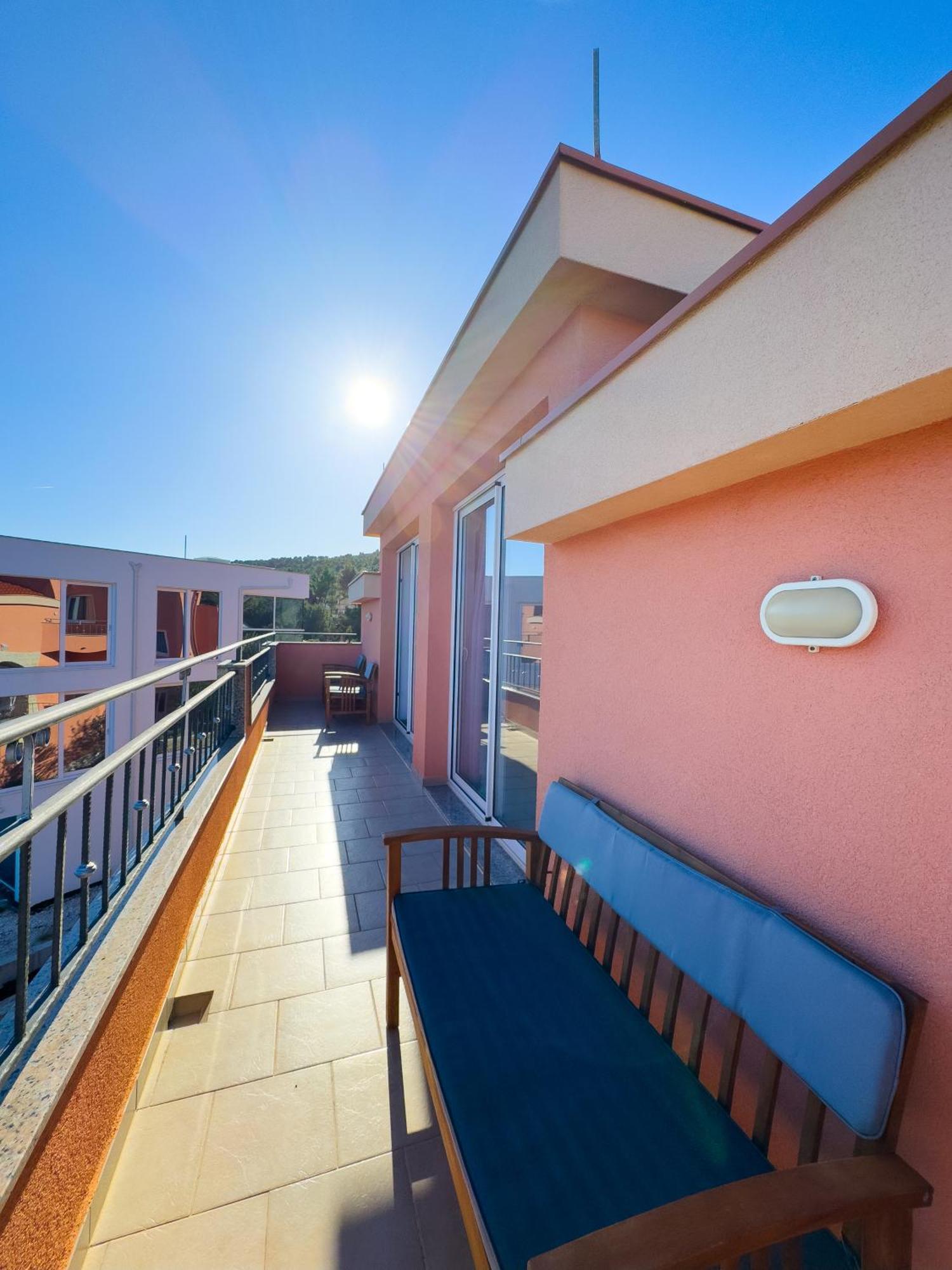 Regina Del Mare Apartment Slatine Exterior photo