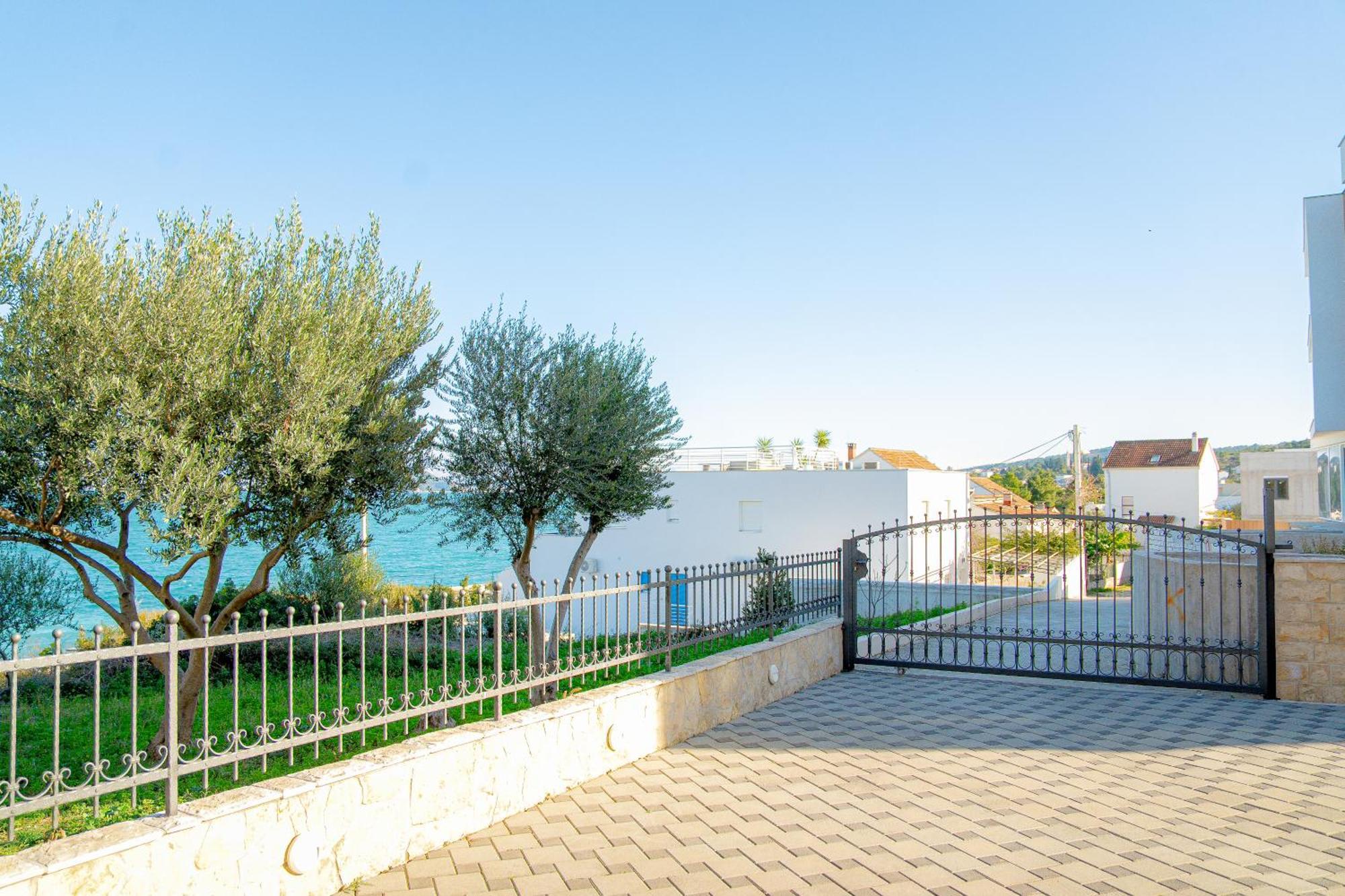 Regina Del Mare Apartment Slatine Exterior photo